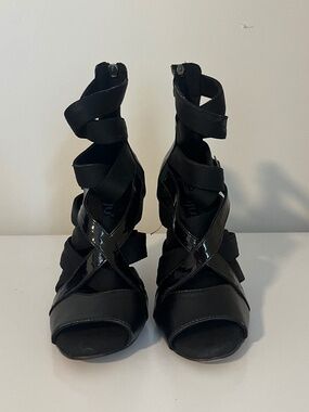 Burju Stay Strapped Open Toe Strappy Heels - Black Size 7 Runs Small